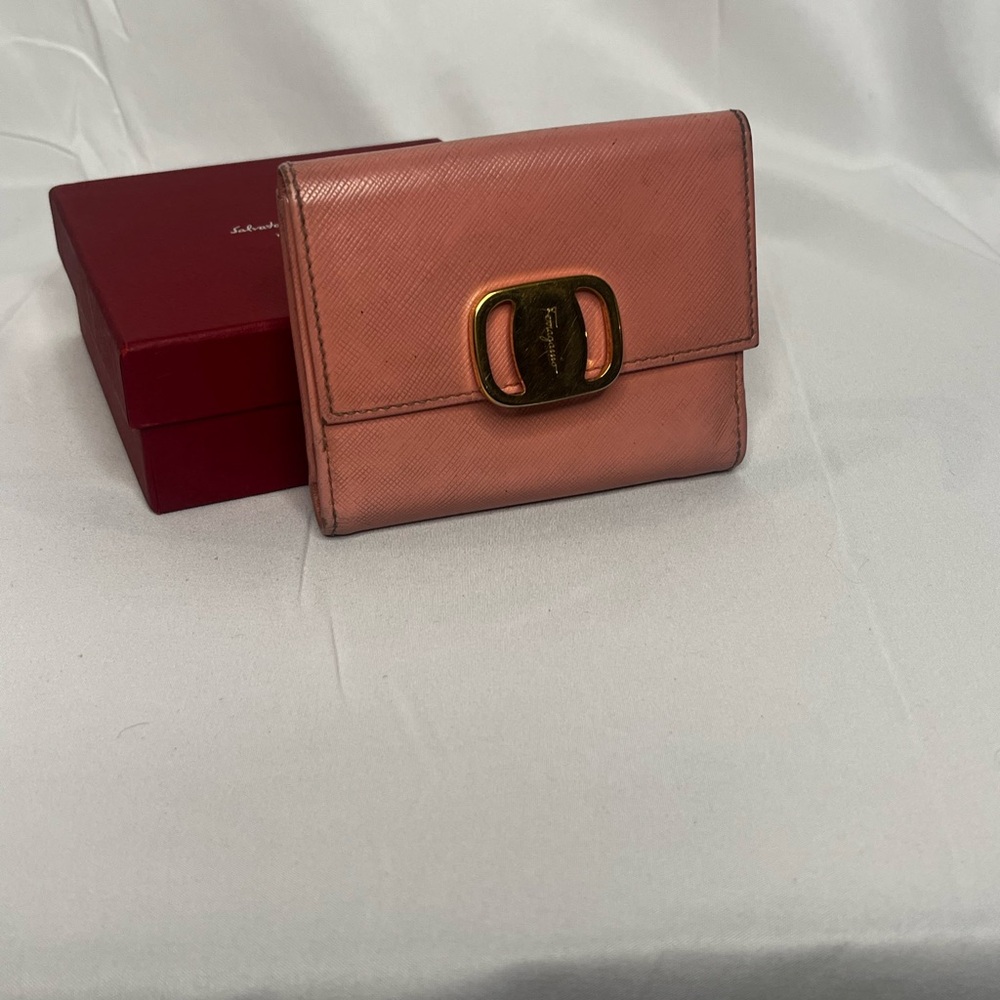 Ferragamo blush pink wallet - Picture 3 of 8